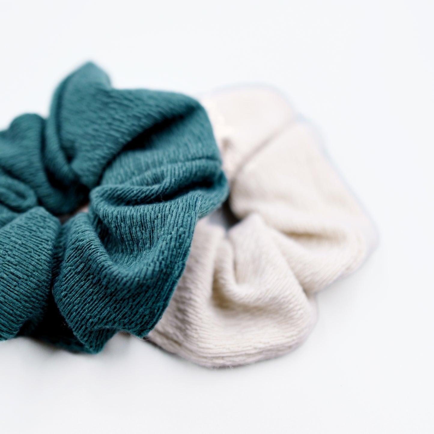 Matte Scrunchies 2pc - Black / Blueish Green / Chalk / Brunette